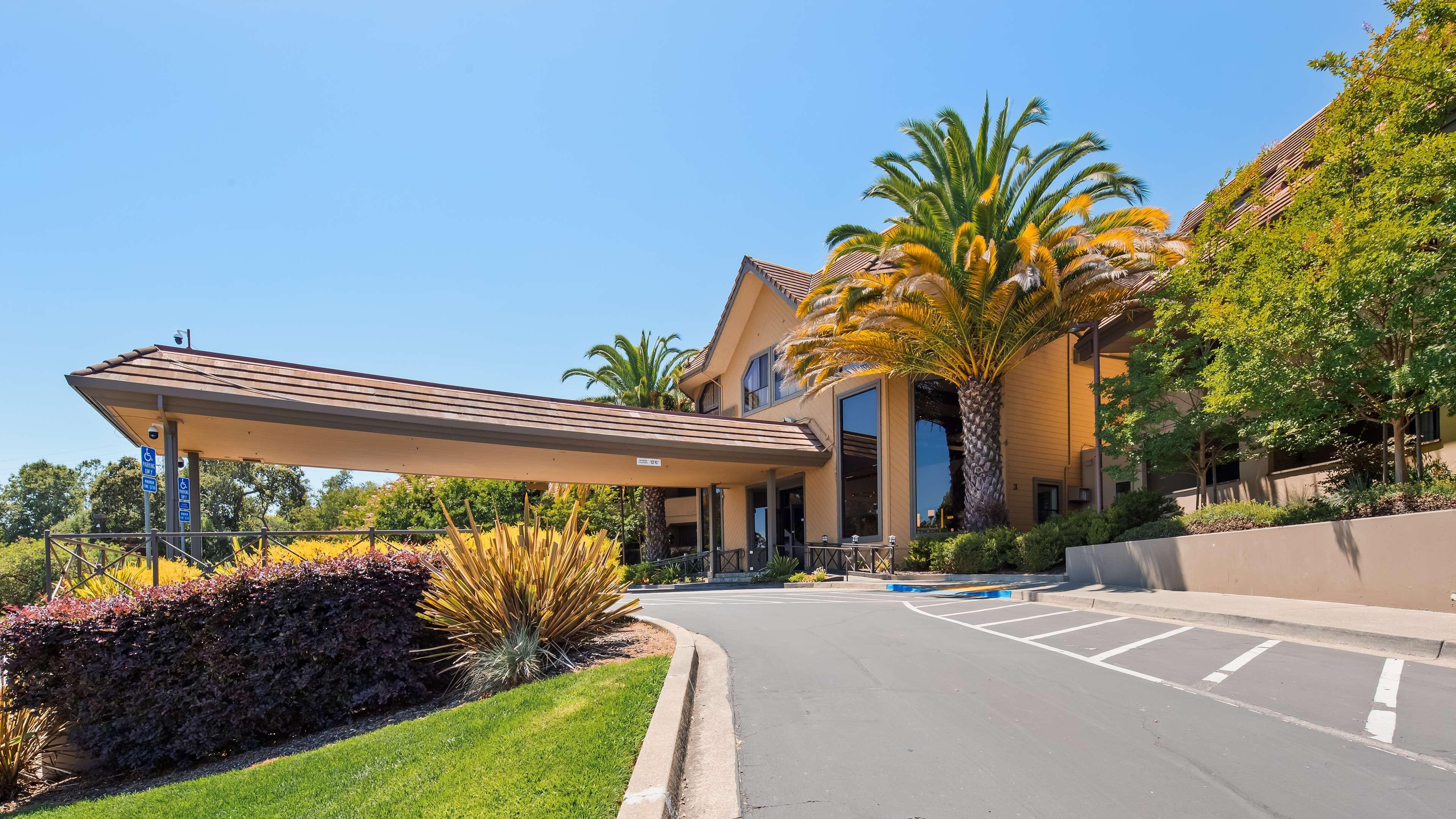 Best Western Plus Novato Oaks Inn Экстерьер фото