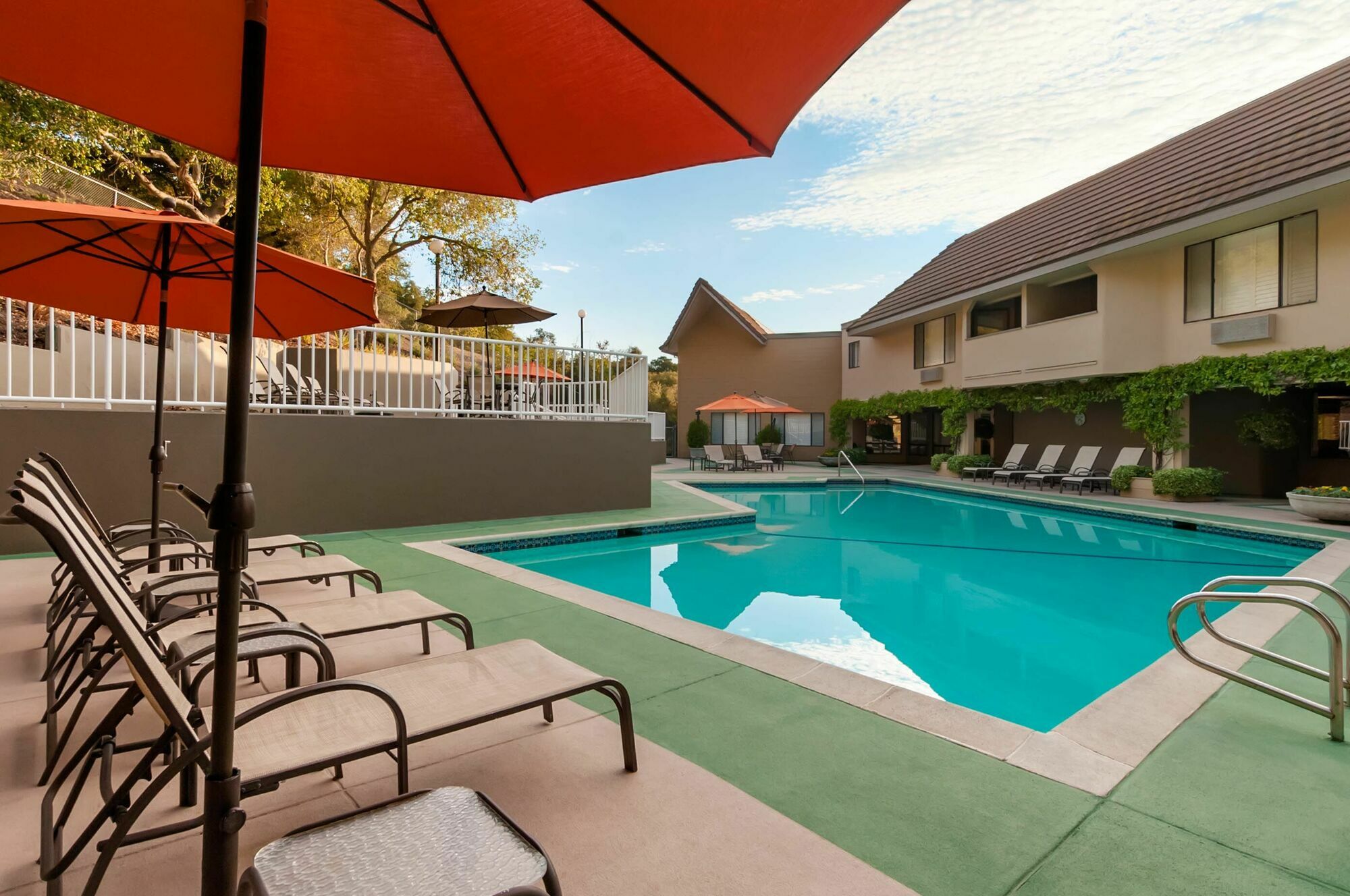 Best Western Plus Novato Oaks Inn Экстерьер фото